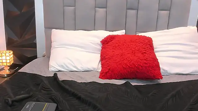 Snapshot of valentinasu1 chatting on 03-18-25, 04:26 valentinasu1 online show from 03-18-25, 04:26