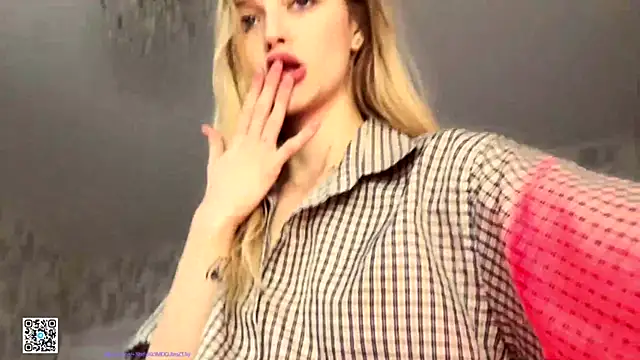 Evvie Summn1 online show from 11-16-25, 07:36