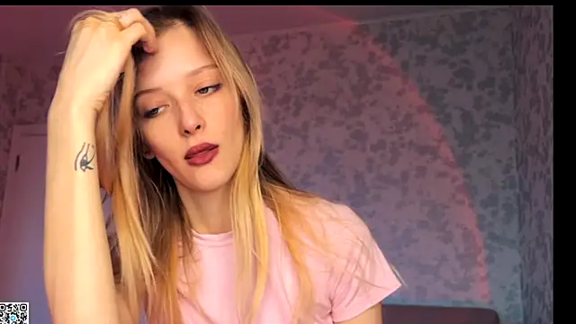 Evvie Summn1 online show from 11-23-25, 06:46