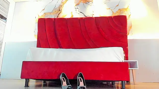 MAISE HILL1 online show from 10-06-25, 01:08