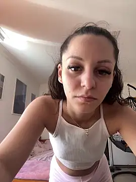 Snapshot of Chiara0102 chatting on 05-29-26, 10:35 Chiara0102 online show from 05-29-26, 10:35
