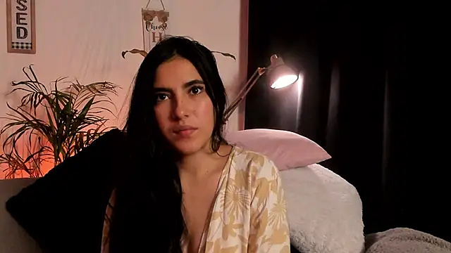 Snapshot of Serenity_Day chatting on 02-13-25, 12:35 Serenity Day online show from 02-13-25, 12:35