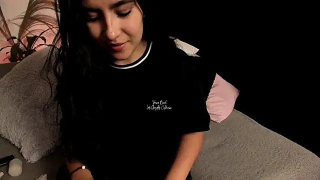 Snapshot of Serenity_Day chatting on 09-15-25, 12:32 Serenity Day online show from 09-15-25, 12:32