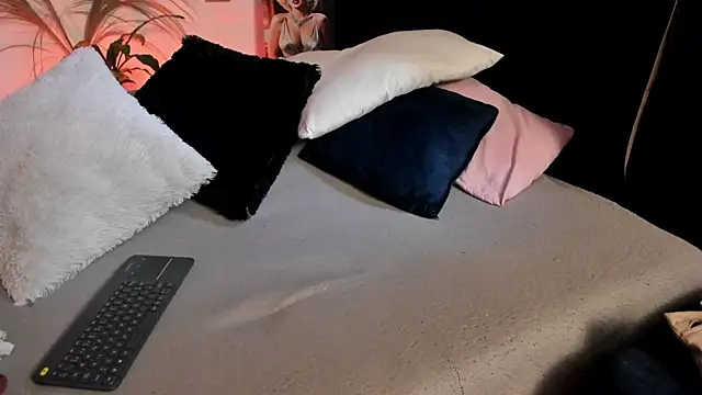 Snapshot of Serenity_Day chatting on 10-06-25, 10:07 Serenity Day online show from 10-06-25, 10:07