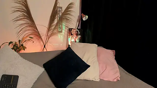 Snapshot of Serenity_Day chatting on 11-03-25, 10:42 Serenity Day online show from 11-03-25, 10:42