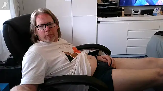 Snapshot of VSteph chatting on 06-16-26, 06:54 VSteph online show from 06-16-26, 06:54