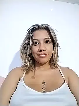 Snapshot of nina_carther chatting on 02-17-25, 12:05 nina carther online show from 02-17-25, 12:05