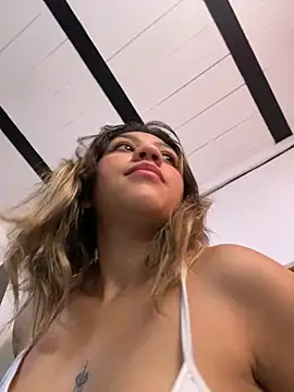 Snapshot of nina_carther chatting on 10-16-25, 12:06 nina carther online show from 10-16-25, 12:06