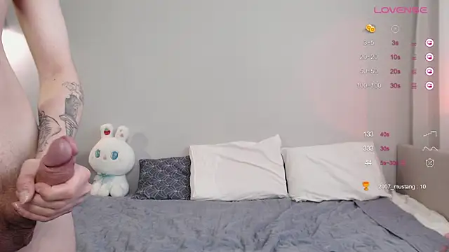 Snapshot of duomooncouple chatting on 02-13-25, 11:50 duomooncouple online show from 02-13-25, 11:50