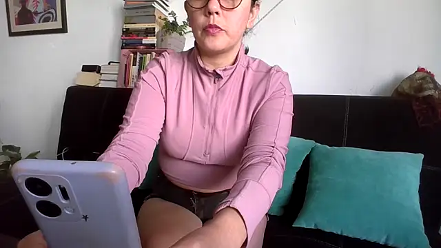 Snapshot of Tiramisu89 chatting on 11-08-25, 05:56 Tiramisu89 online show from 11-08-25, 05:56