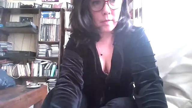 Snapshot of Tiramisu89 chatting on 11-23-25, 07:35 Tiramisu89 online show from 11-23-25, 07:35