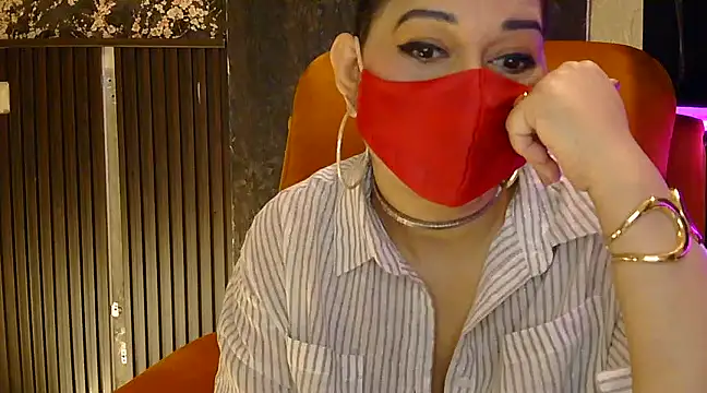 Snapshot of fabdemira chatting on 02-15-25, 10:10 fabdemira online show from 02-15-25, 10:10