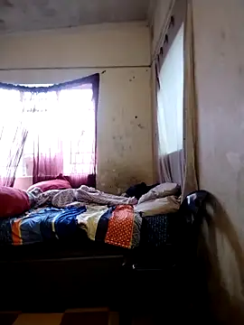 Snapshot of Polygamist chatting on 02-04-25, 05:10 Polygamist online show from 02-04-25, 05:10