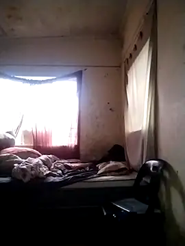 Snapshot of Polygamist chatting on 02-12-25, 04:33 Polygamist online show from 02-12-25, 04:33