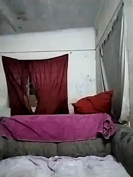 Snapshot of Polygamist chatting on 09-12-25, 12:33 Polygamist online show from 09-12-25, 12:33