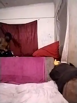 Snapshot of Polygamist chatting on 09-12-25, 08:42 Polygamist online show from 09-12-25, 08:42