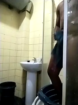 Snapshot of Polygamist chatting on 09-19-25, 05:42 Polygamist online show from 09-19-25, 05:42