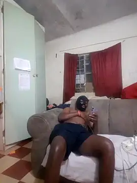 Snapshot of Polygamist chatting on 09-22-25, 12:12 Polygamist online show from 09-22-25, 12:12