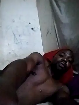 Snapshot of Polygamist chatting on 10-07-25, 07:22 Polygamist online show from 10-07-25, 07:22