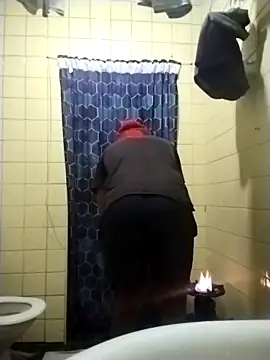 Snapshot of Polygamist chatting on 10-09-25, 05:22 Polygamist online show from 10-09-25, 05:22