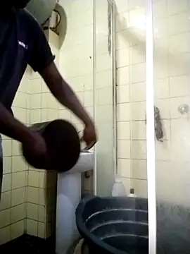 Snapshot of Polygamist chatting on 11-05-25, 04:56 Polygamist online show from 11-05-25, 04:56