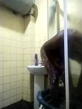 Snapshot of Polygamist chatting on 11-21-25, 05:39 Polygamist online show from 11-21-25, 05:39