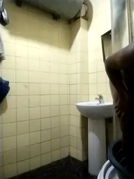 Snapshot of Polygamist chatting on 11-22-25, 06:29 Polygamist online show from 11-22-25, 06:29