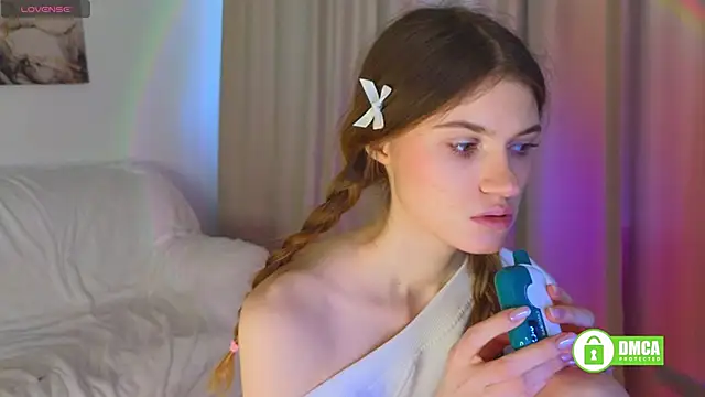 Hello Vivienne online show from 03-19-25, 03:29