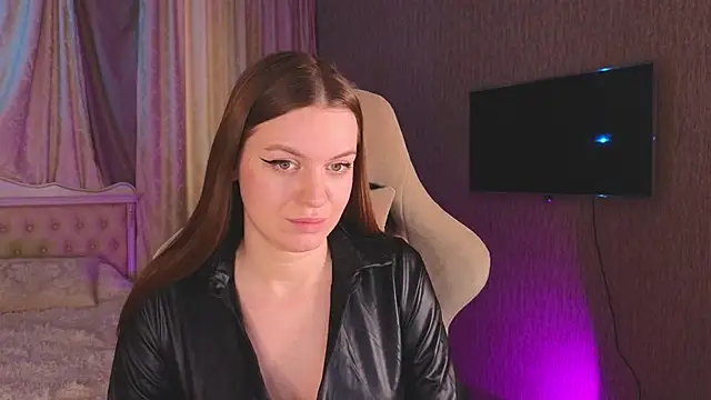 Lovella Lips online show from 01-14-25, 10:27