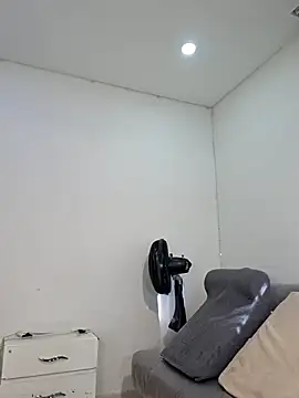 Snapshot of Anal_Luucia chatting on 06-25-26, 12:42 Anal Luucia online show from 06-25-26, 12:42