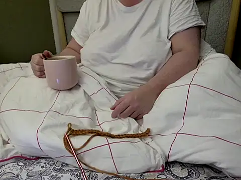 MarthaBriest online show from 10-22-25, 02:23