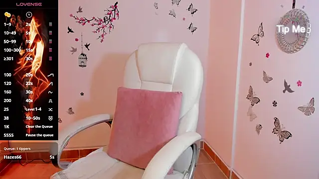 Snapshot of melody_starr chatting on 10-19-25, 07:58 melody starr online show from 10-19-25, 07:58