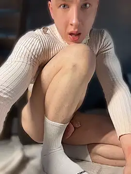 Snapshot of Hungry__Puppy chatting on 04-07-26, 02:39 Hungry Puppy online show from 04-07-26, 02:39