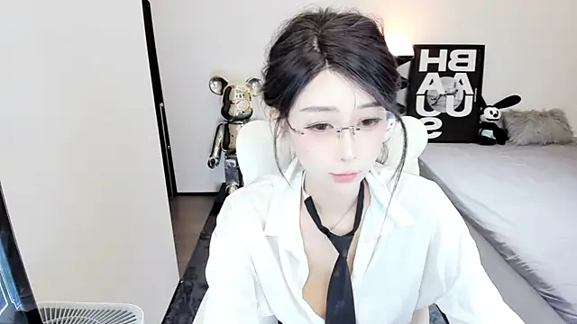 Snapshot of bdbdzs chatting on 02-11-25, 10:07 bdbdzs online show from 02-11-25, 10:07