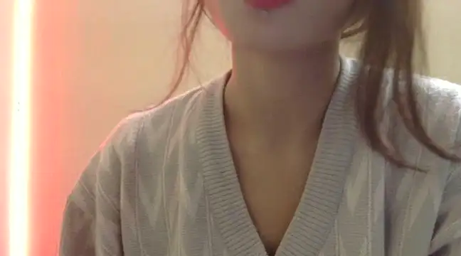 Snapshot of Tiny_lusty chatting on 12-17-24, 01:29 Tiny lusty online show from 12-17-24, 01:29