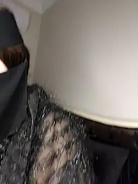 Snapshot of -Arab_milf- chatting on 12-26-24, 08:18 -Arab milf- online show from 12-26-24, 08:18