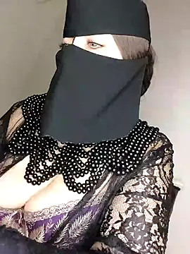 Snapshot of -Arab_milf- chatting on 01-13-25, 06:38 -Arab milf- online show from 01-13-25, 06:38