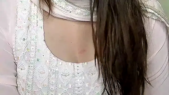 MIss-Naina online show from 11-17-25, 07:47