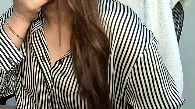 MIss-Naina online show from 04-17-26, 12:19