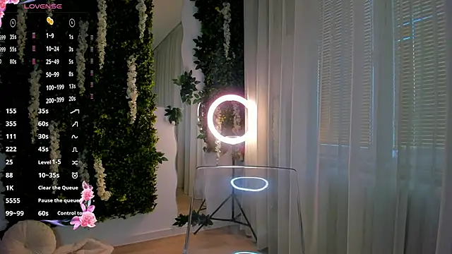 Snapshot of VivienCarter chatting on 02-24-25, 08:17 VivienCarter online show from 02-24-25, 08:17