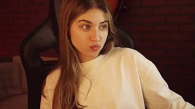 EllieCutes online show from 02-17-25, 08:41