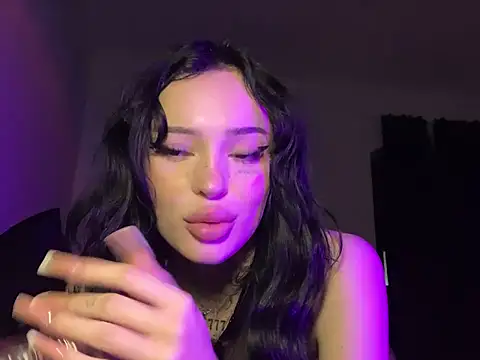 Snapshot of madelinexx chatting on 01-21-25, 12:25 madelinexx online show from 01-21-25, 12:25