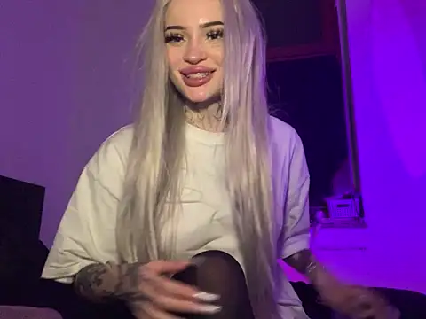 Snapshot of madelinexx chatting on 02-07-25, 07:06 madelinexx online show from 02-07-25, 07:06