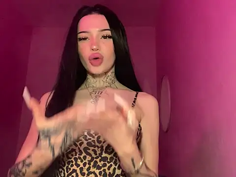 Snapshot of madelinexx chatting on 02-24-25, 07:09 madelinexx online show from 02-24-25, 07:09