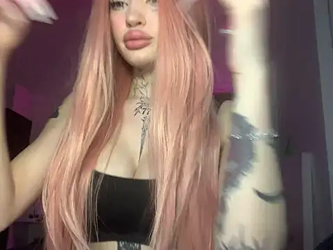 Snapshot of madelinexx chatting on 03-07-25, 12:48 madelinexx online show from 03-07-25, 12:48