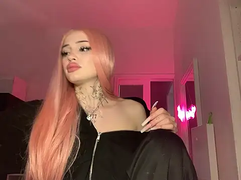 Snapshot of madelinexx chatting on 03-08-25, 08:33 madelinexx online show from 03-08-25, 08:33