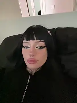 Snapshot of madelinexx chatting on 09-15-25, 08:25 madelinexx online show from 09-15-25, 08:25