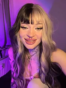 Snapshot of madelinexx chatting on 09-23-25, 06:22 madelinexx online show from 09-23-25, 06:22