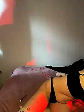 Snapshot of madelinexx chatting on 09-30-25, 03:39 madelinexx online show from 09-30-25, 03:39