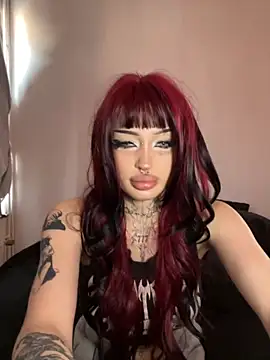 Snapshot of madelinexx chatting on 10-04-25, 12:47 madelinexx online show from 10-04-25, 12:47